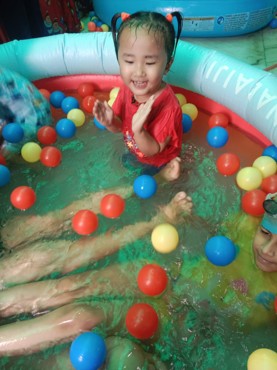 Splash pool