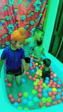 Splash pool