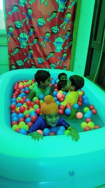 Splash pool