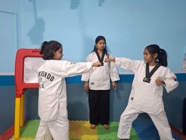 summer camp week 4 day 6 at Udayan kidz sec-8