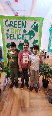 GREEN DAY DELIGHT AT UK 108 GGN