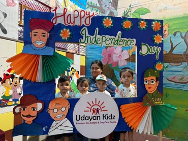 Independence day celebration at Udayan kidz sec-08